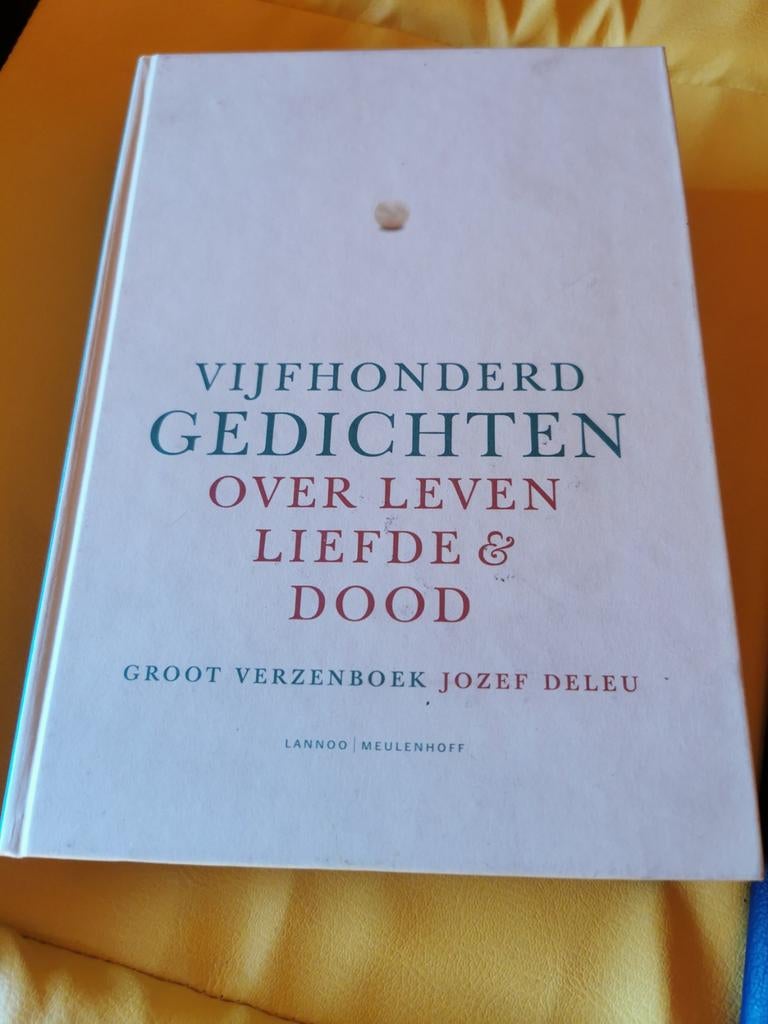 Grand livre de vers, Enlèvement