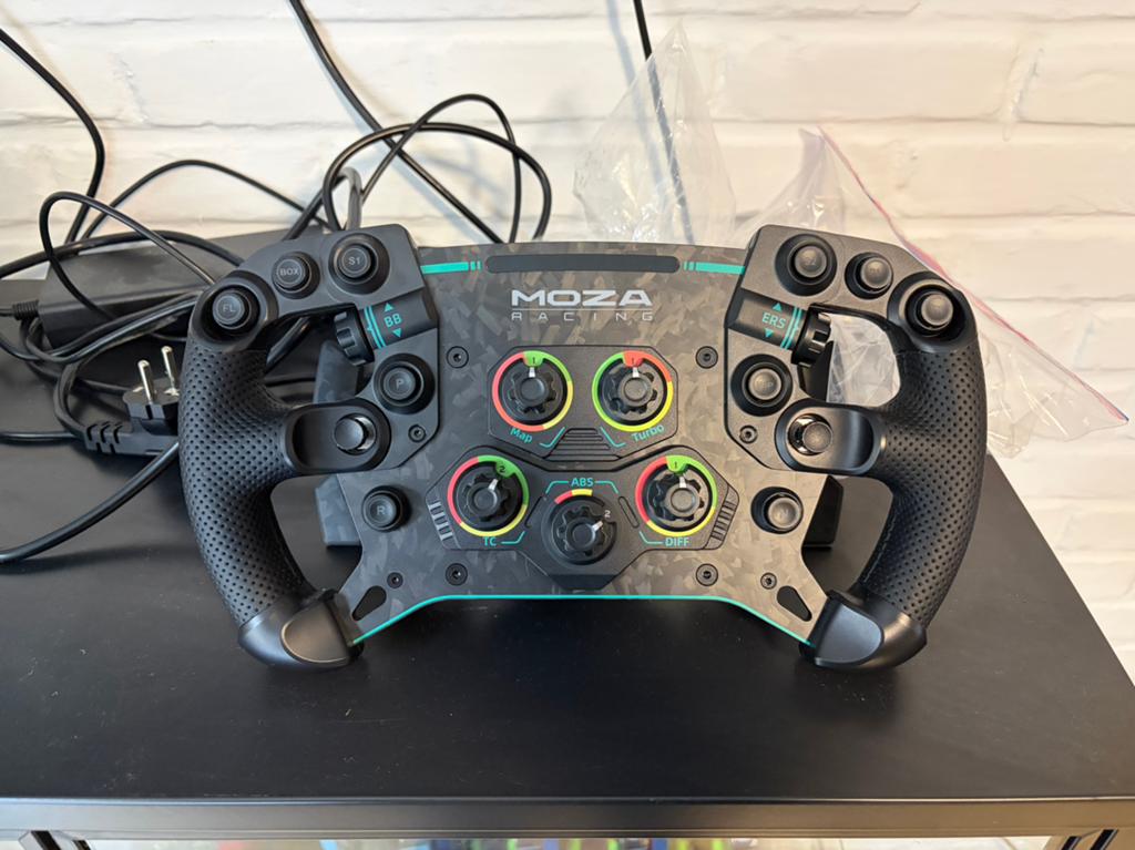 Race setup: Moza wheel+base+pedals+table mounting bracket, Moza, Direct drive, Ophalen