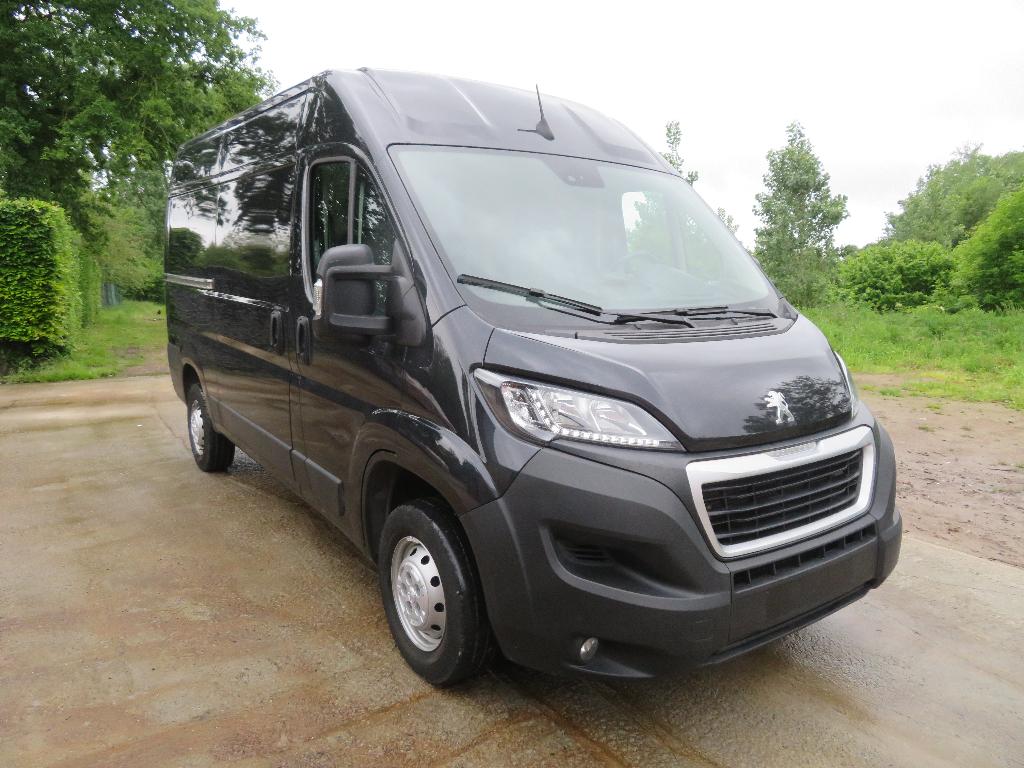 Peugeot Boxer 2.2BlueHDI - L2H2 - 2023 - 52.821km - €6d, Auto's, Bestelwagens en Lichte vracht, 4 cilinders, Zwart, 5 deurs, https://public.car-pass.be/vhr/c82fe6c8-3e91-4172-b1dc-1ea83d5aae24