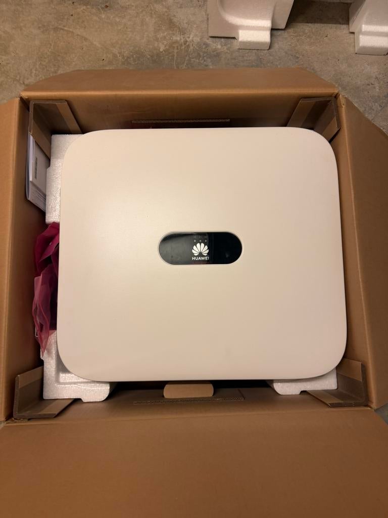 Onduleur triphasé Huawei, Enlèvement, Neuf