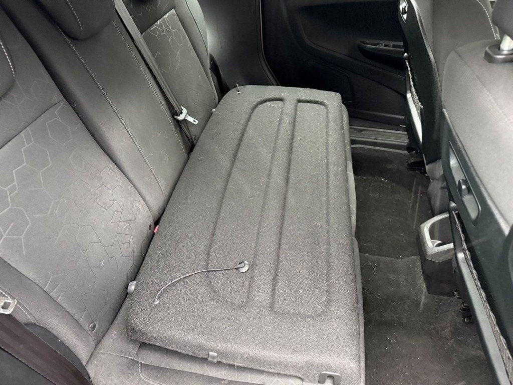 PLAGE ARRIERE Ford B-Max (JK8) (01-2012/12-2017), Henry-Ford-Straße  1
50735  Köln, DE, Ford-Werke GmbH, Kunden@ford.com, Ford