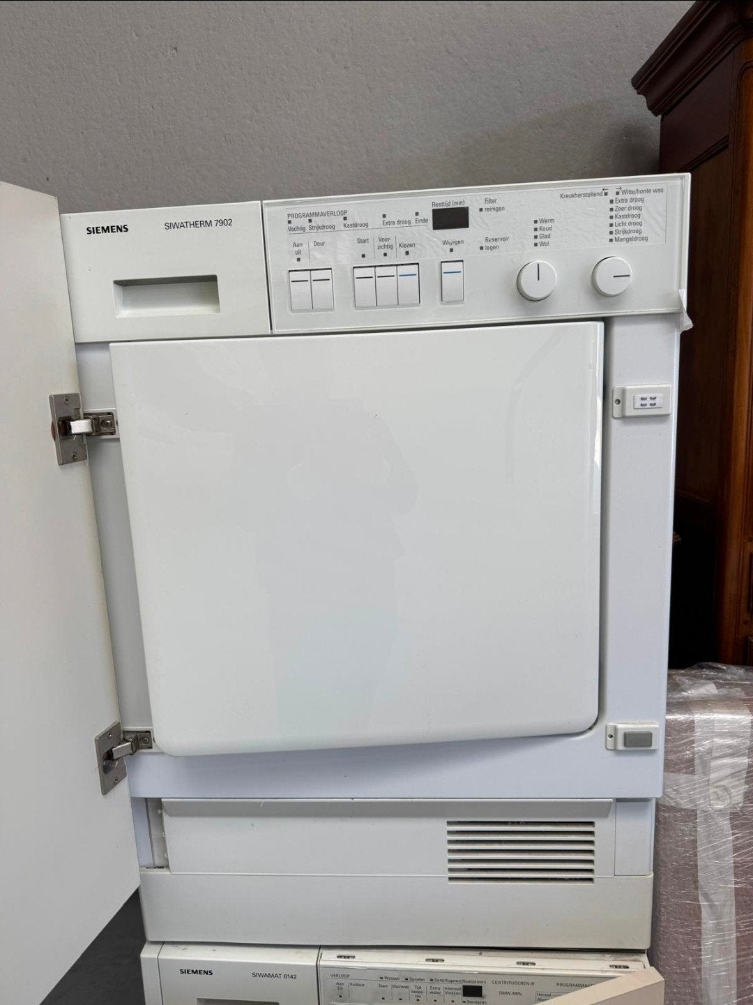 Droogkast inbouwb, Elektronische apparatuur, Ophalen