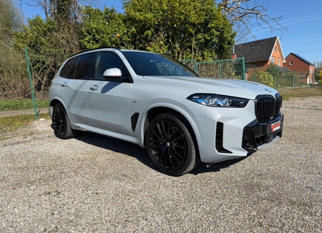 BMW X5 xDrive 3.0d // M Sport // Pano // Luchtvering // H&K, Auto's, Automaat, 2993 cc, Parkeerassistent, Leder