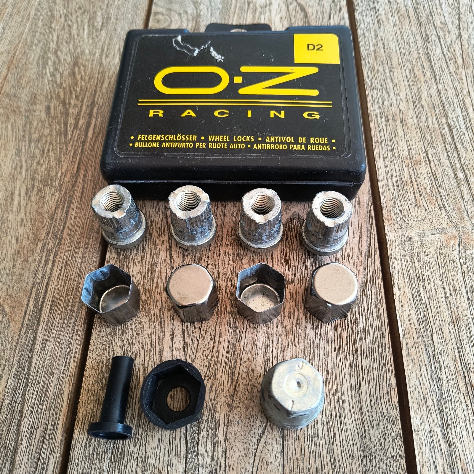 slotbouten, wielbouten, Auto-onderdelen, Ophalen