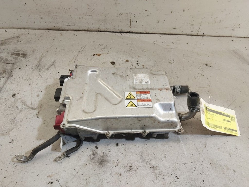 DIVERSEN Tesla Model S (|102866500E|102866400K|102866400E|), Germany_Sales@tesla.com, Gebruikt, Overige automerken, Ludwig-Prandtl-Straße 27 - 29
12526  Berlin, DE