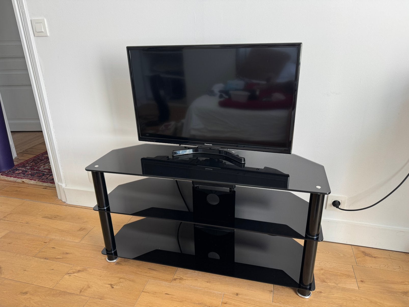 Tv + meubel, Enlèvement, Comme neuf