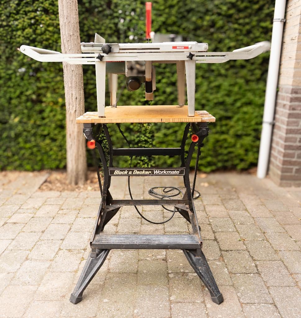 Bosch Zaagtafel (met ook los te gebruiken cirkelzaag), Doe-het-zelf en Bouw, Ophalen, Gebruikt, Cirkelzaag, 600 tot 1200 watt