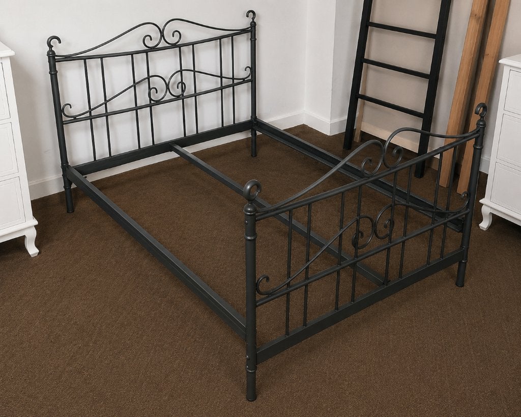 bedframe metaal 160 - 200 cm en nachtkastje, Enlèvement, Utilisé, Deux personnes, 160 cm