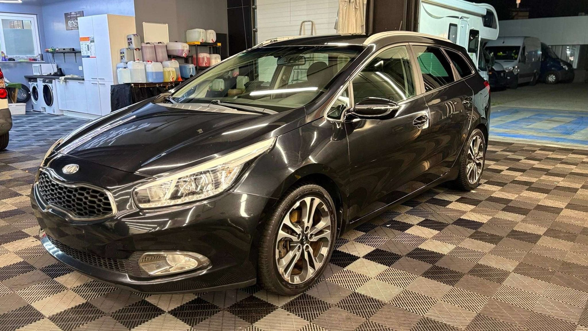 Kia automaat bj. 2013 euro 5 189.389km (automatique), Autos, Achat, 93 kW, Carnet d'entretien, Noir