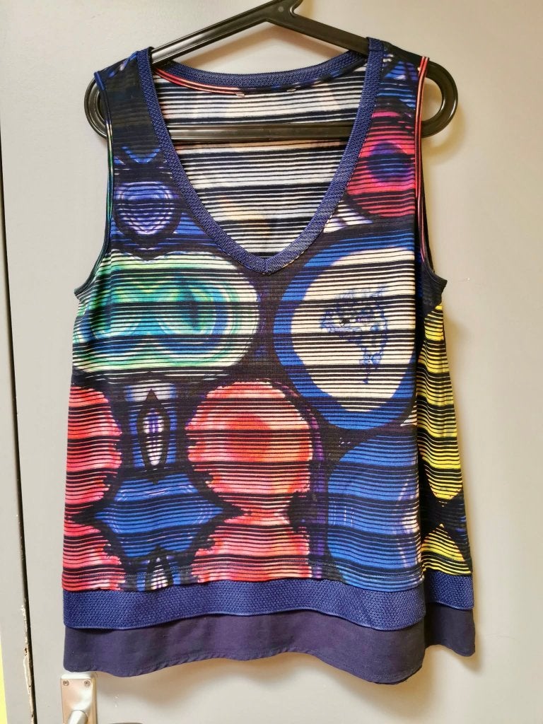 Top - DESIGUAL - maat XL, Vêtements | Femmes, Tops, Sans manches, Taille 46/48 (XL) ou plus grande, Enlèvement ou Envoi, Comme neuf