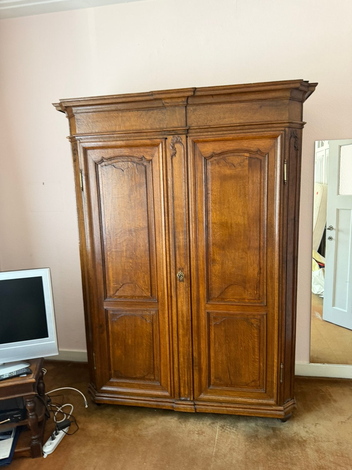 Armoire liegeoise ., Enlèvement