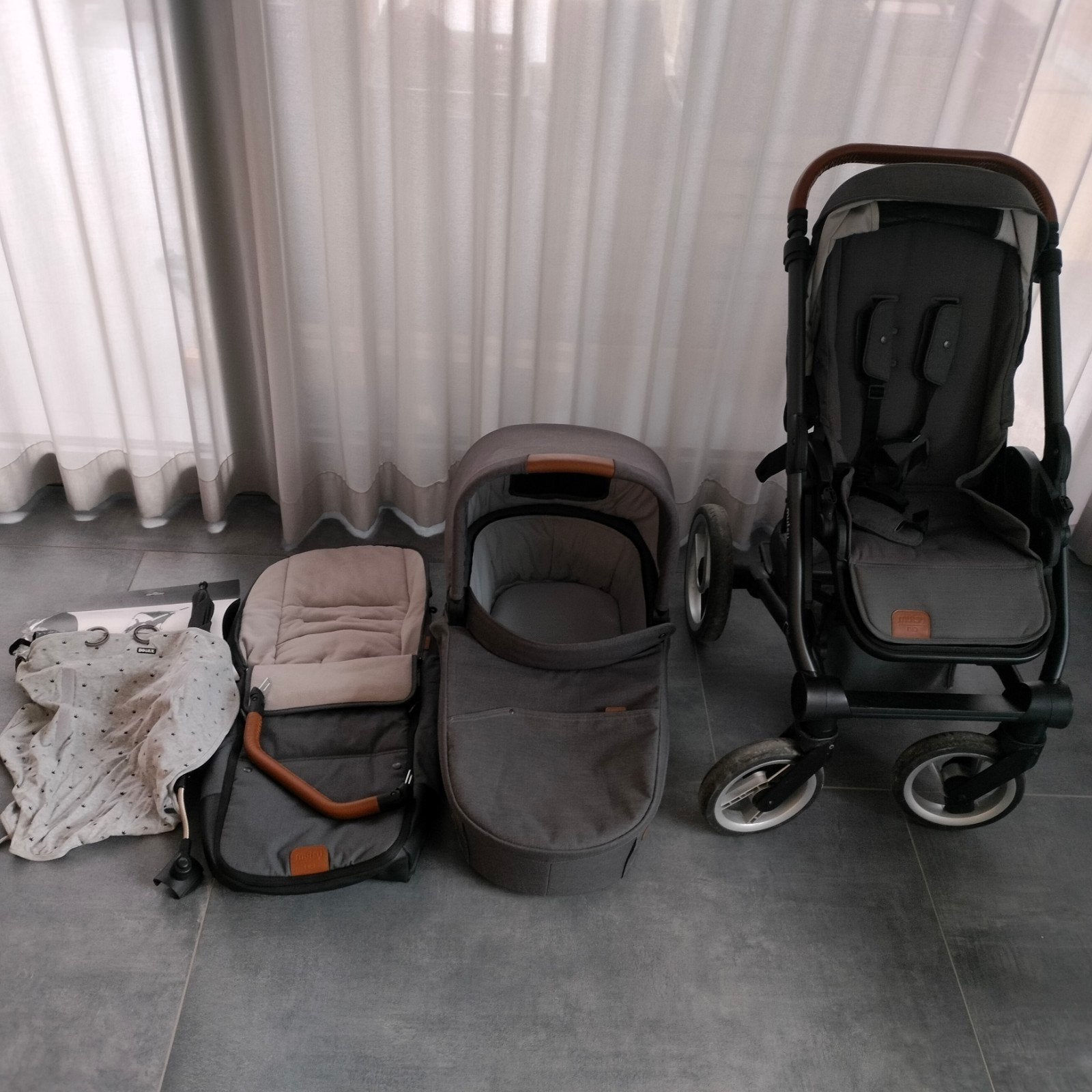 Mutsy nio wandelwagen, Ophalen