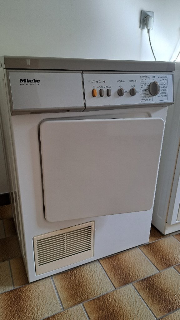Sèche-linge à condensation Miele Deluxe Electronic T 367C, Electroménager, 4 à 6 kg, Comme neuf, Chargeur frontal, Enlèvement