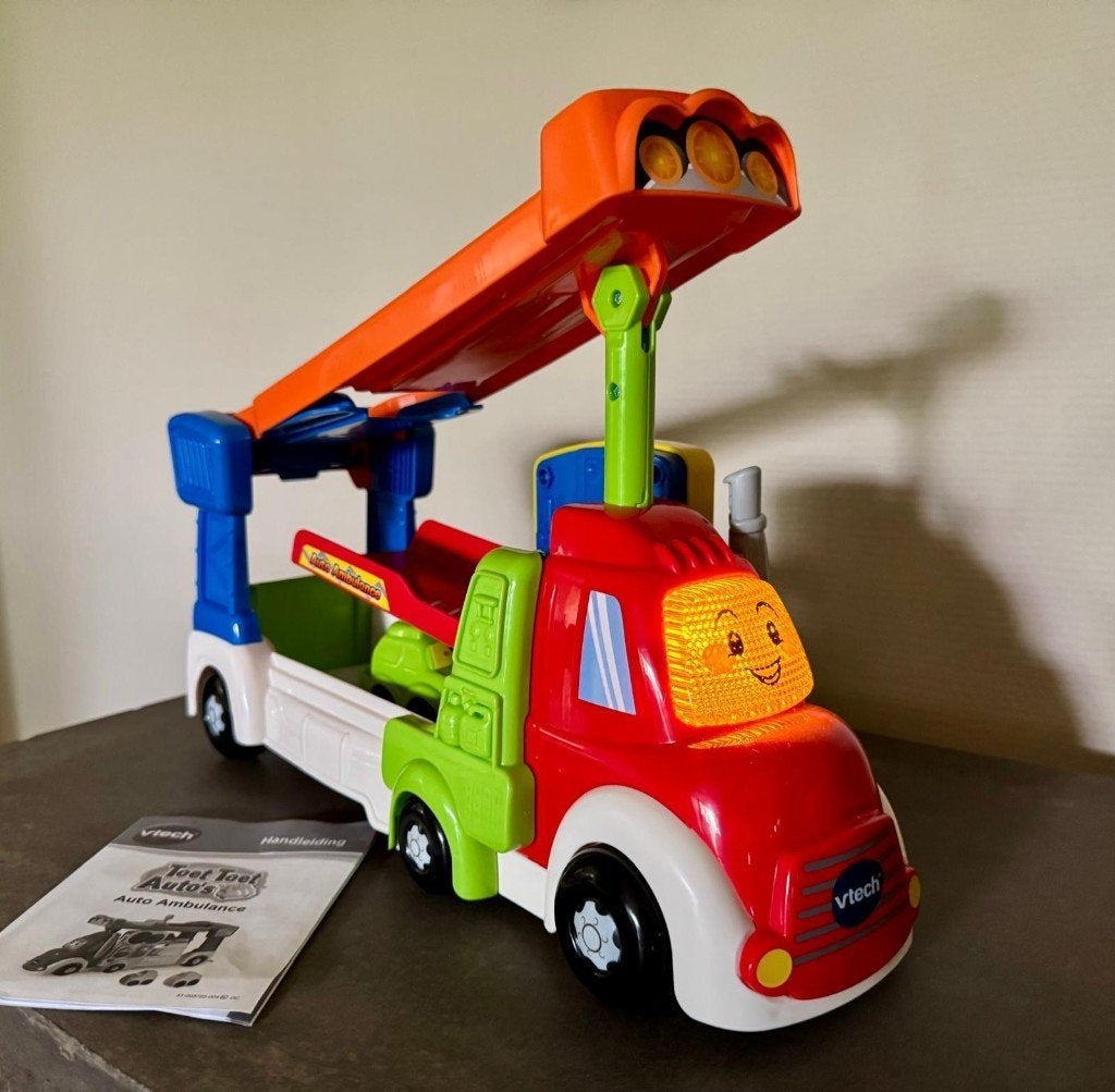 V Tech toet toet auto, Ophalen, Nieuw, 6 maanden tot 2 jaar