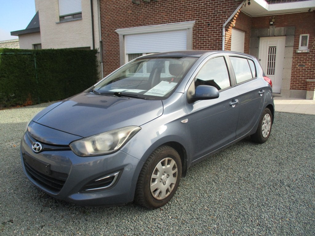 hyundai I 20 benzine GEKEURD VOOR VERKOOP, Auto's, Voorwielaandrijving, Euro 5, Stof, 63 kW