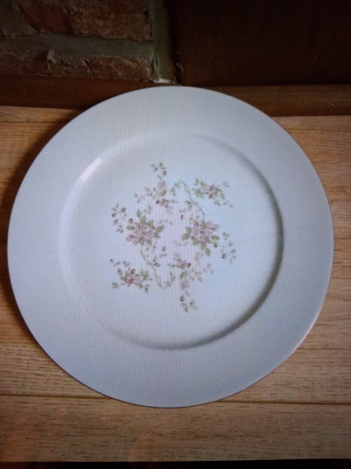 Très  joli plat en porcelaine de Limoges liseré doré, Enlèvement ou Envoi