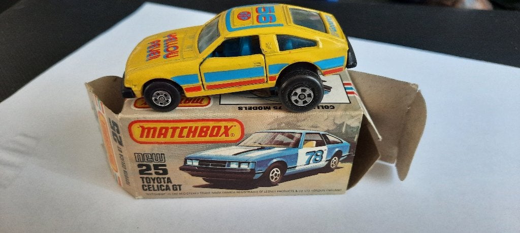 Matchbox 25e Toyota Celica GT L Type (États-Unis), Hobby & Loisirs créatifs, Enlèvement ou Envoi, Comme neuf, Voiture