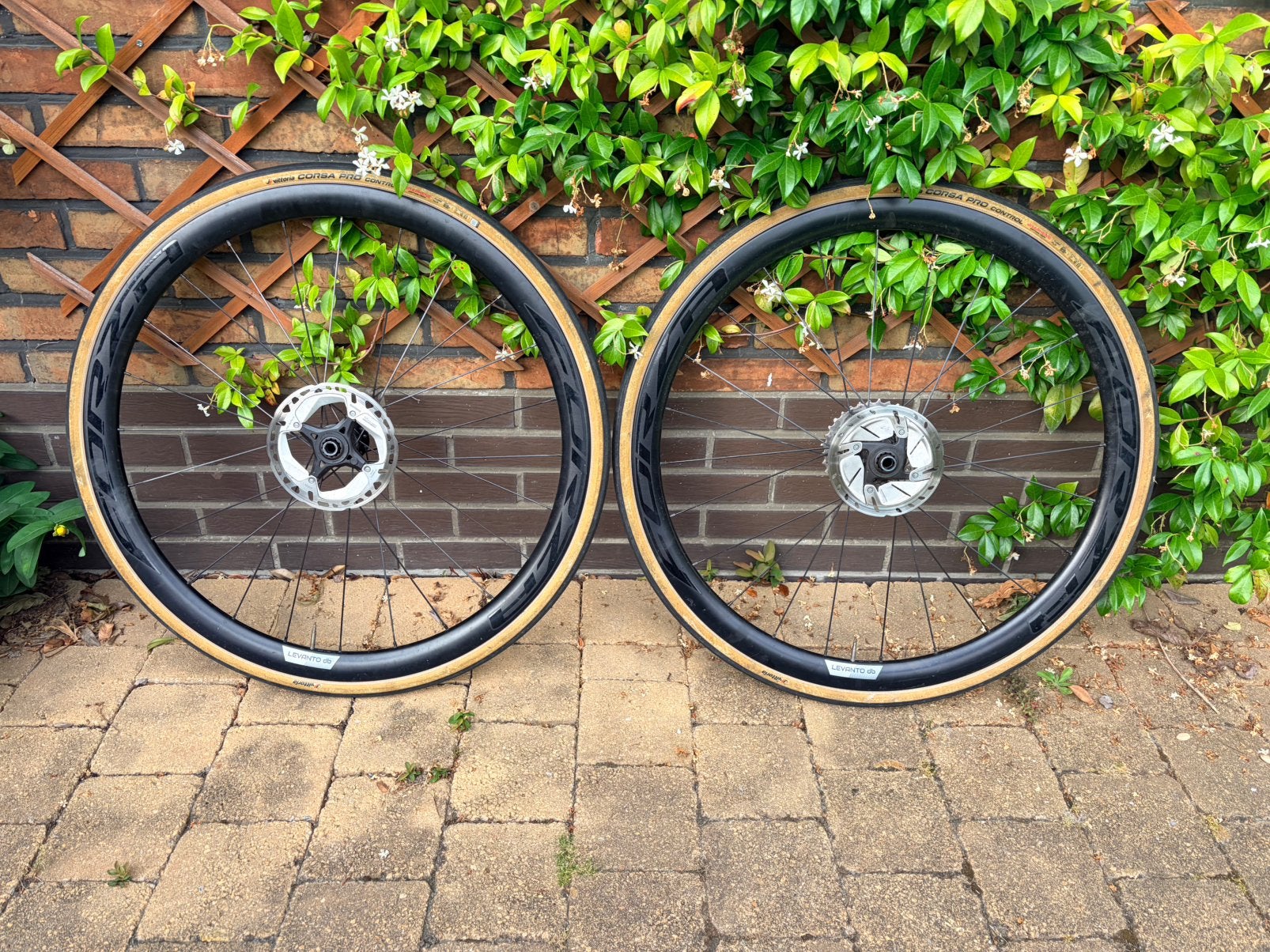 Carbon wielen racefiets DB, Enlèvement, Comme neuf, Carbone