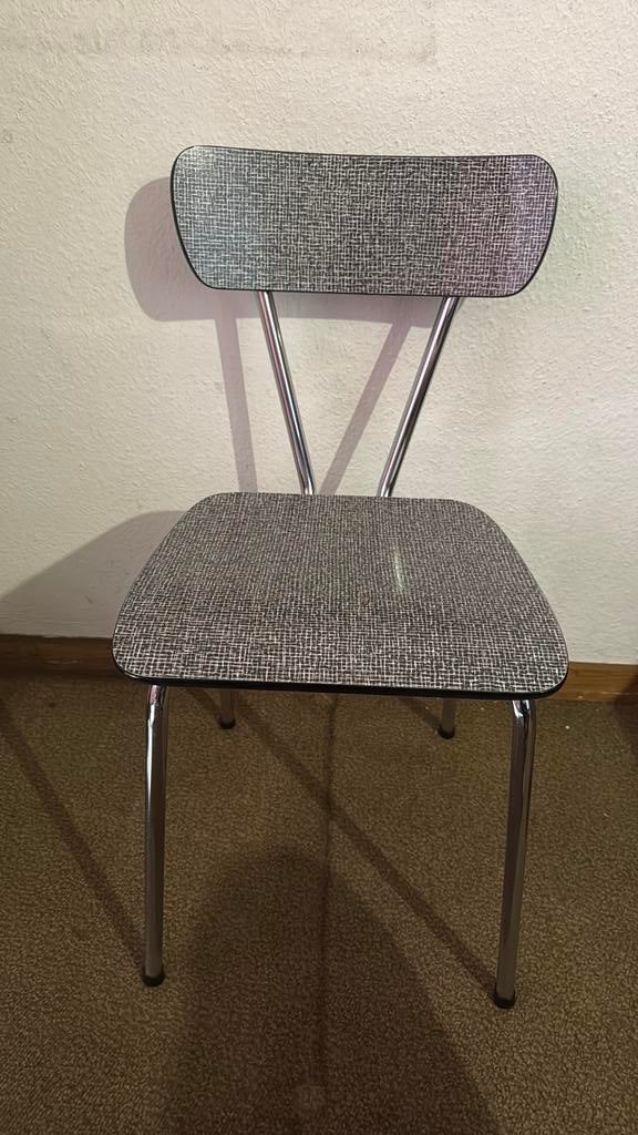 2 retro keukenstoelen jaren 60 in zeer goede staat, Ophalen