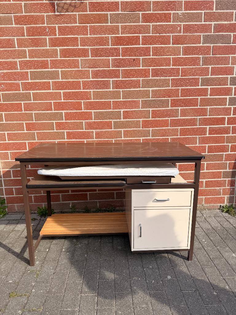 Vintage strijktafel (2x beschikbaar), Ophalen