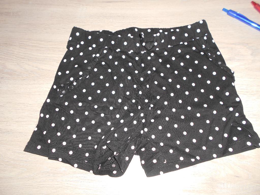 zwart wit stippen short maat 134 - 140, Kinderen en Baby's, Kinderkleding | Maat 134, Overige typen, Meisje, H&M, Ophalen of Verzenden
