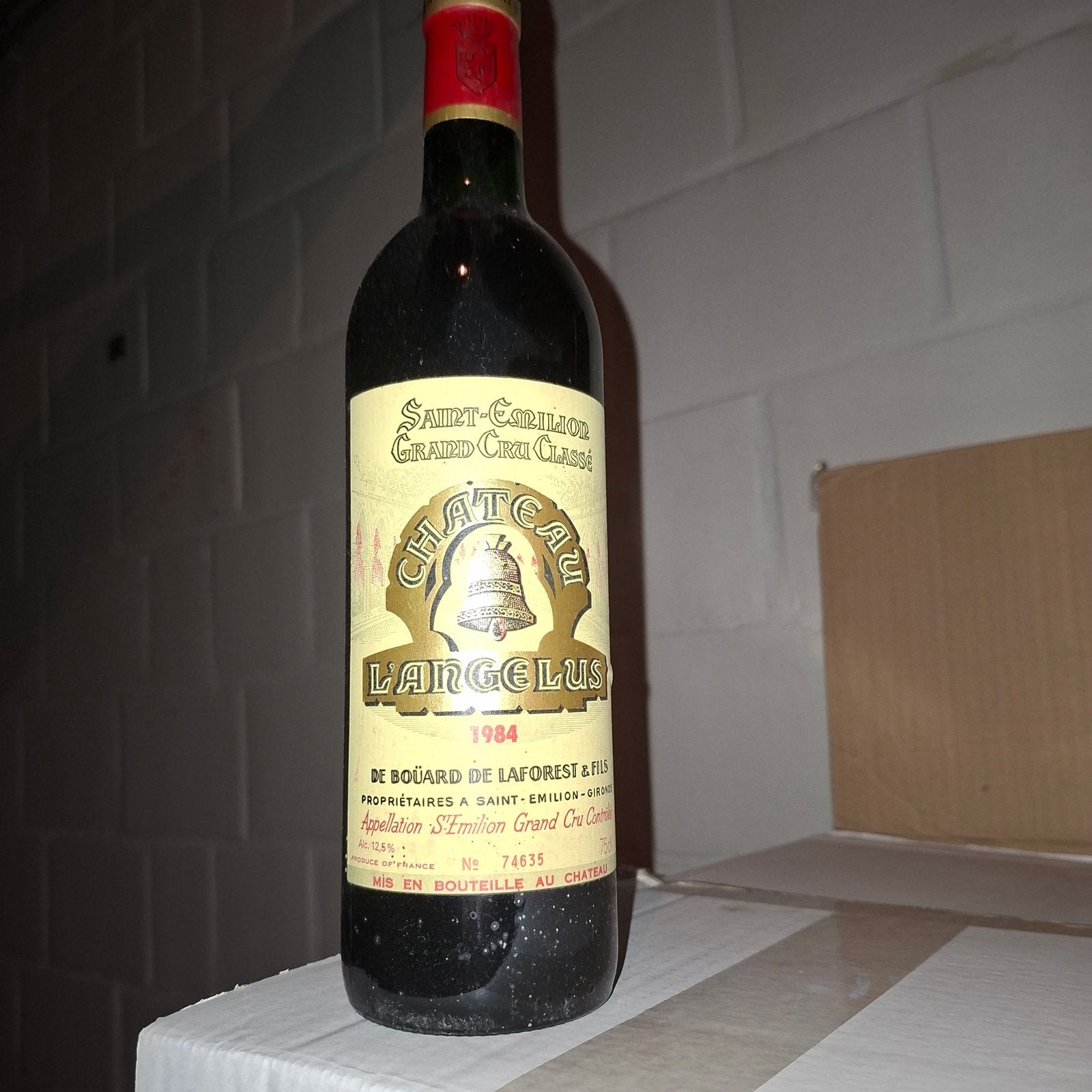 Fles rode wijn van 1984, Verzamelen, Frankrijk, Nieuw, Ophalen of Verzenden, Rode wijn