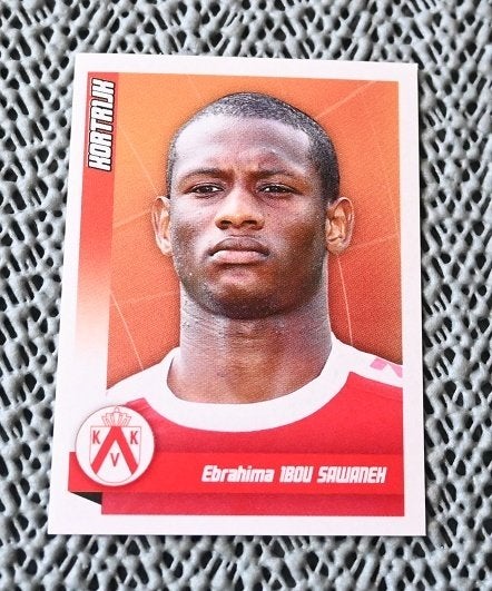 Panini Football 2011 KV Kortrijk / Ebrahima Ibou Sawaneh, Verzamelen, Sportartikelen en Voetbal, Verzenden, Nieuw, Poster, Plaatje of Sticker