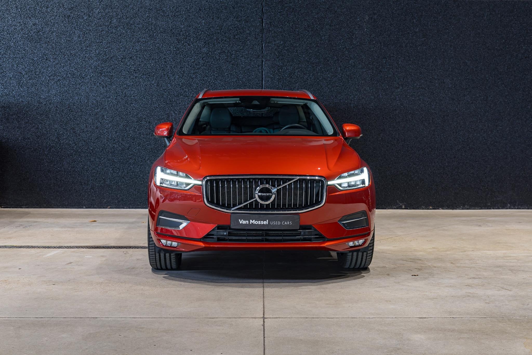 Volvo XC60 T5 Geartronic Inscription LEDER | H&K | NAVI | LE, Auto's, Stof, Gebruikt, 4 cilinders, 5 deurs