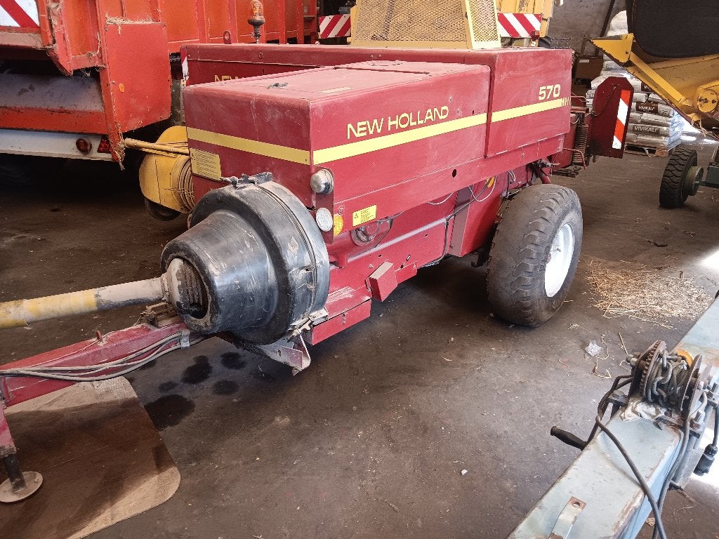 Balenpers new holland 570, Enlèvement, New Holland