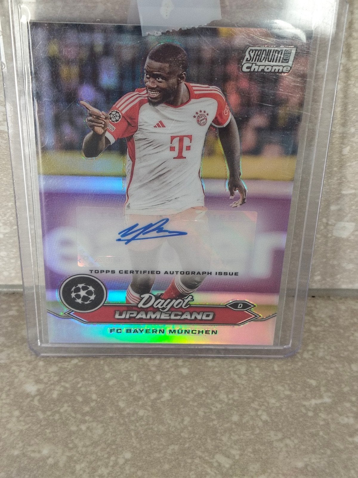 Topps stadium Chrome Dayot Upamenco Bayern München autograph, Ophalen of Verzenden