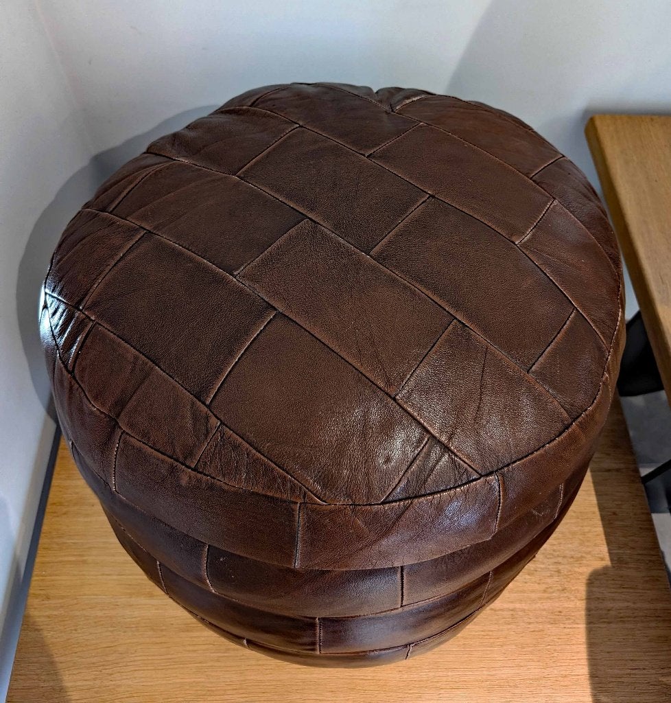 Pouf en cuir patchwork vintage 70's ( De Sede Suisse ), Rond, Utilisé, 50 à 75 cm, 50 à 75 cm