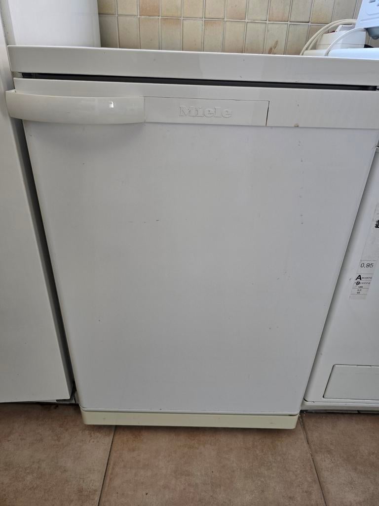Miele koelkast – wit – vrijstaand – Danfoss compressor, Elektronische apparatuur, Vriezers en Diepvrieskisten, Ophalen