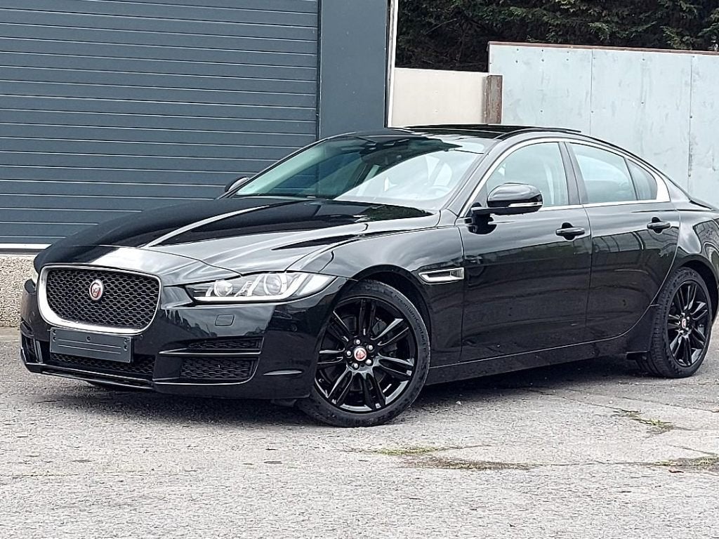Jaguar XE 2.0i Prestige ** 2019 ** 119000km ** Automaat **, Auto's, Jaguar, 4 deurs, 4 cilinders, Zwart, Leder