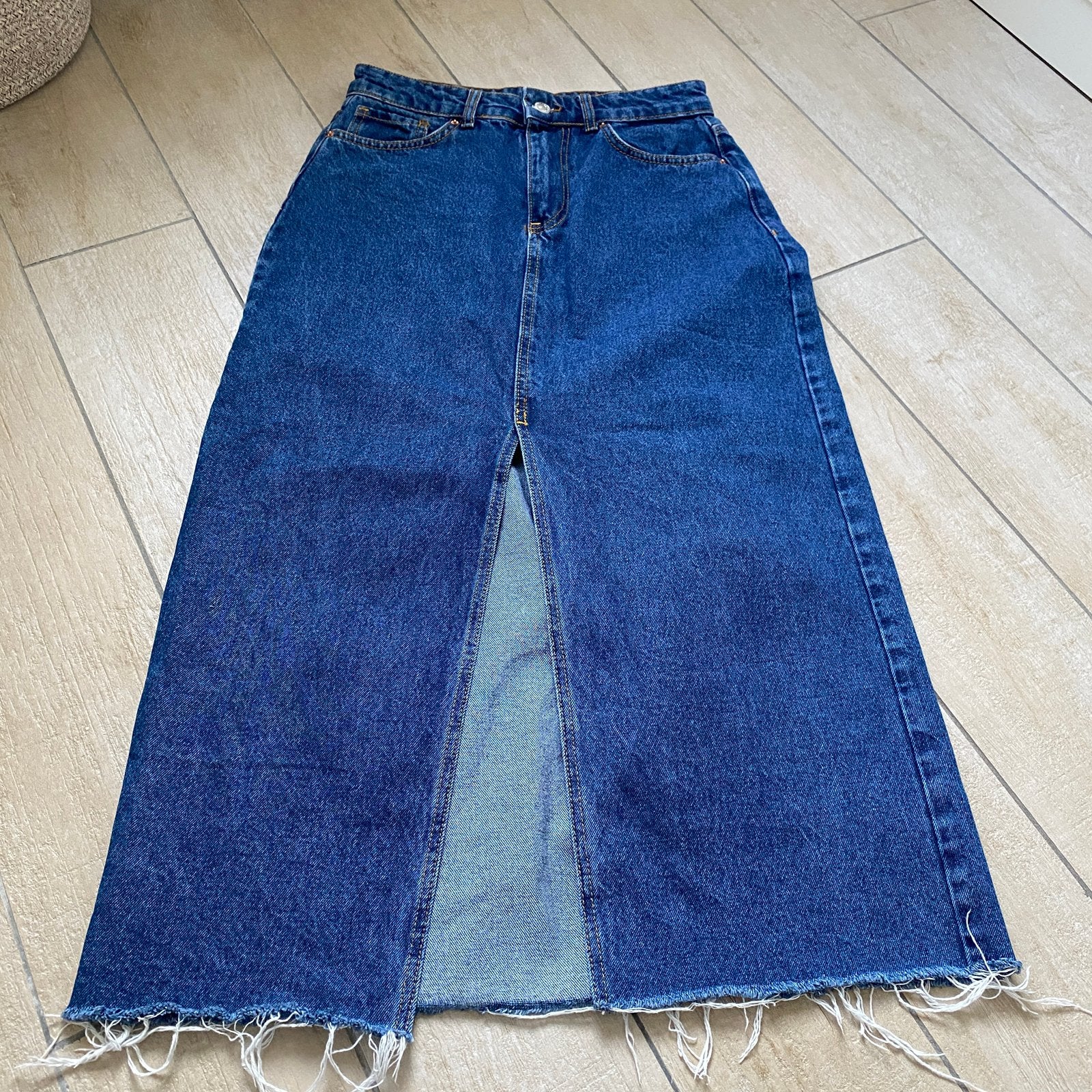 Lange jeansrok met split vanvoor maat smal, Kleding | Dames, Rokken, Blauw, Ophalen of Verzenden, Zo goed als nieuw, Maat 36 (S)