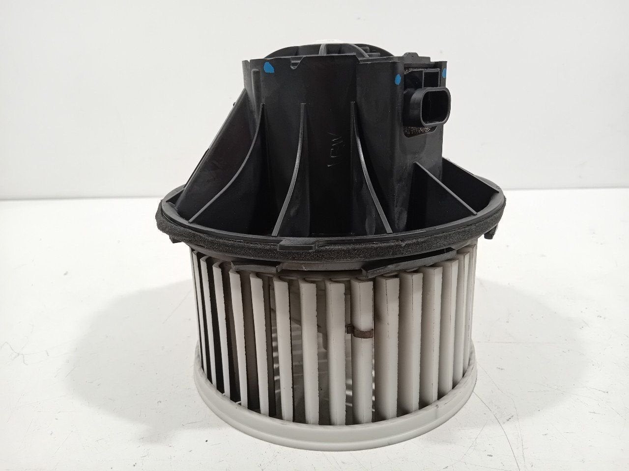 Kachel ventilator motor GMC Sierra, Onderdelen@venauto.nl, Van der Ven Autorecycling B.V., Ettenseweg 76, 4706 PB Roosendaal, The Netherlands