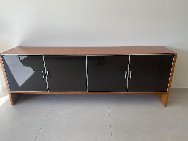 Vintage massief notelaren eetplaats - barkas en dressoir, Ophalen, Met plank(en), Gebruikt, Vintage