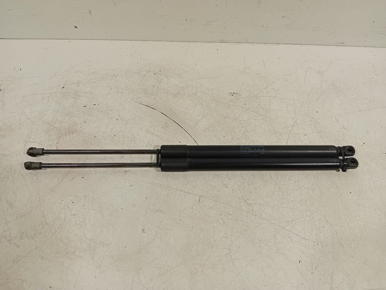 Gasdrukveerset achter Volkswagen Golf, Onderdelen@venauto.nl, Van der Ven Autorecycling B.V., Gebruikt, Ettenseweg 76, 4706 PB Roosendaal, The Netherlands