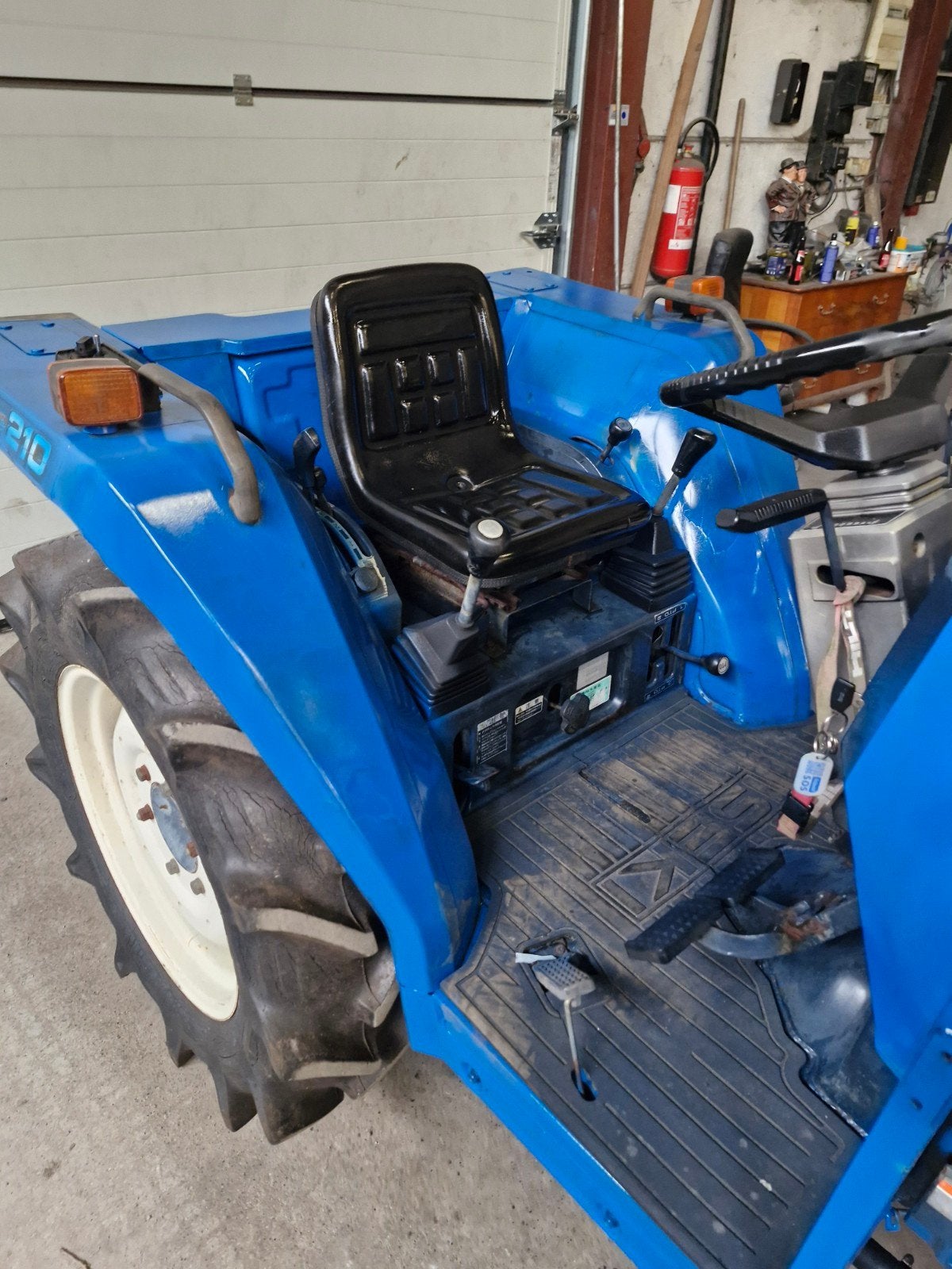 tracteur 4x4 iseki 25 cheveaux avec direction assister, Articles professionnels, Enlèvement ou Envoi