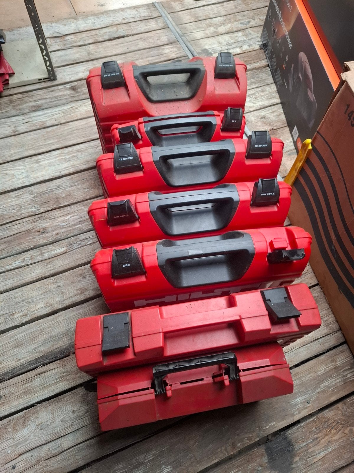 Hilti koffers, Enlèvement