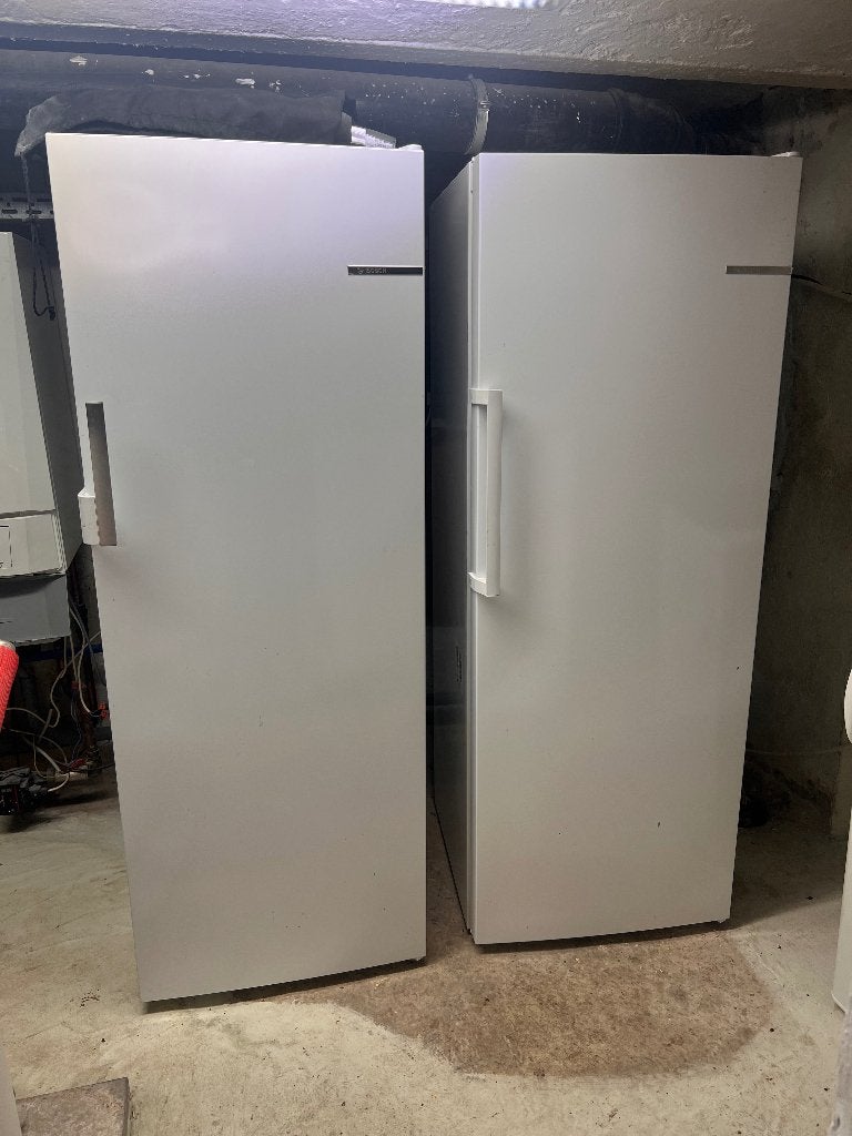 2 x grote staande diepvriezers BOSCH (no frost), Elektronische apparatuur, Ophalen