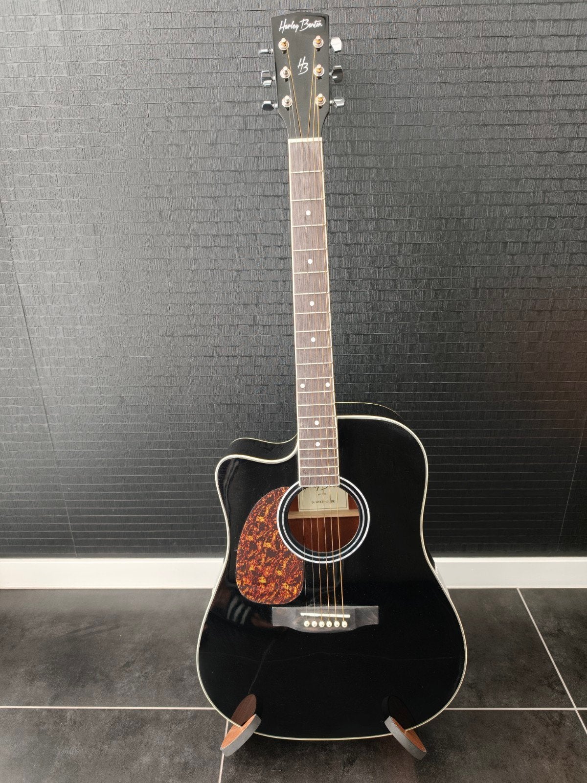 linkshandige Harley Benton gitaar, Muziek en Instrumenten, Snaarinstrumenten | Gitaren | Akoestisch, Ophalen, Zo goed als nieuw