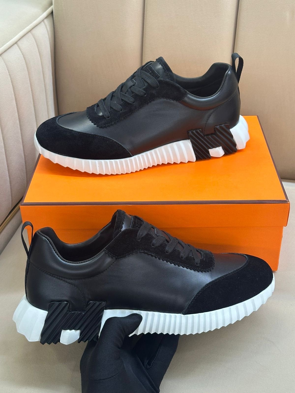 Hermes bounce noir, Vêtements | Hommes, Chaussures, Enlèvement ou Envoi, Comme neuf