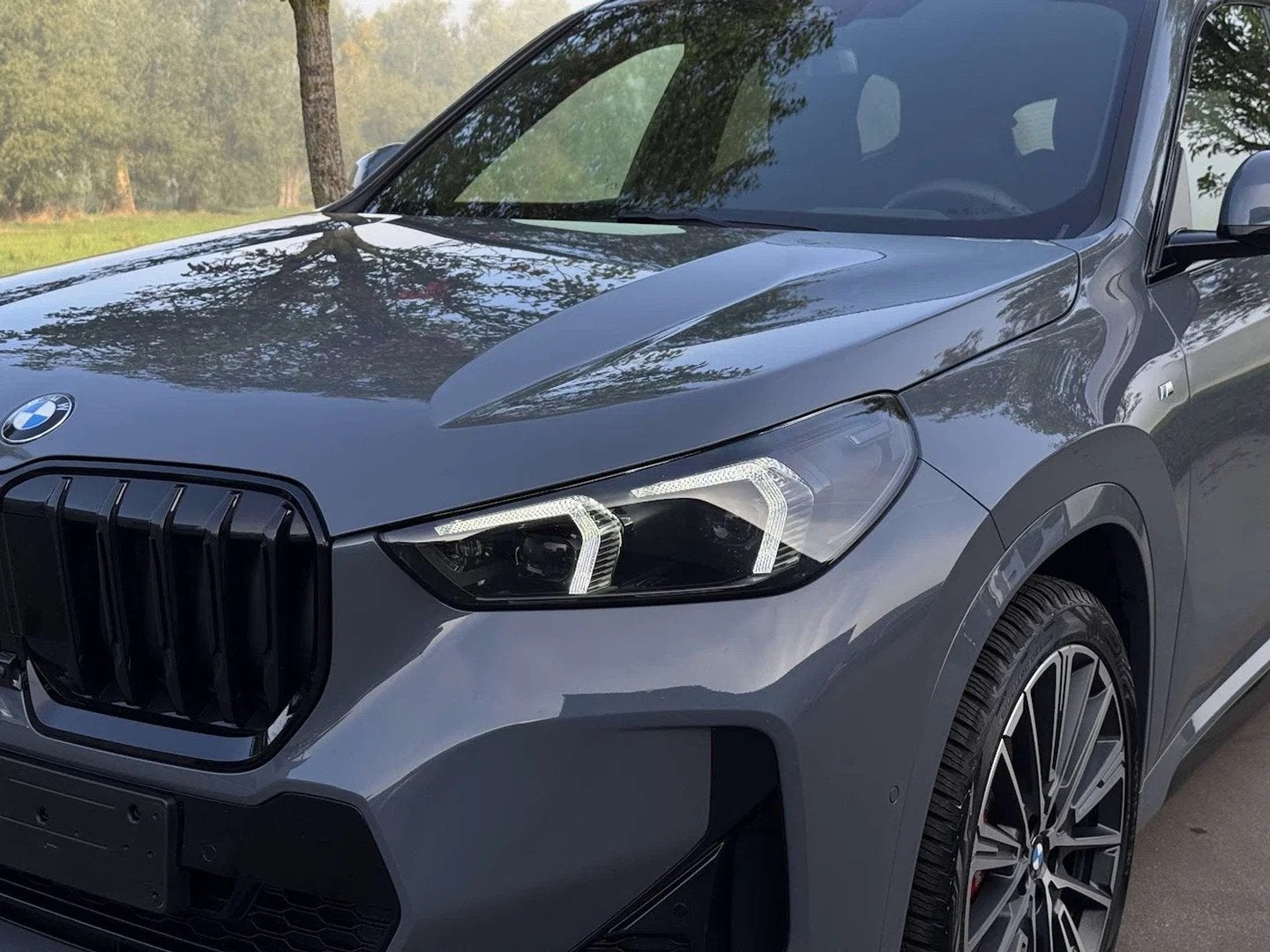 BMW X1 sDrive20i M Sport Pro / FULL OPTION / PANO / TREHAAK, Autos, X1, Argent ou Gris, Achat, Euro 6