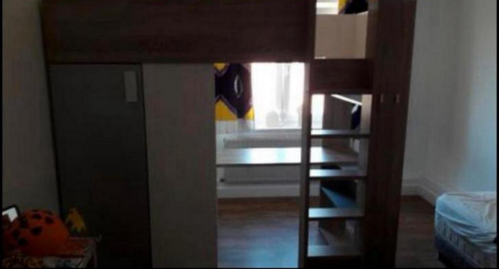 Lit avec bureau garde de robe 2m /1m hauteur 2 m, Enlèvement, Utilisé, Autres types