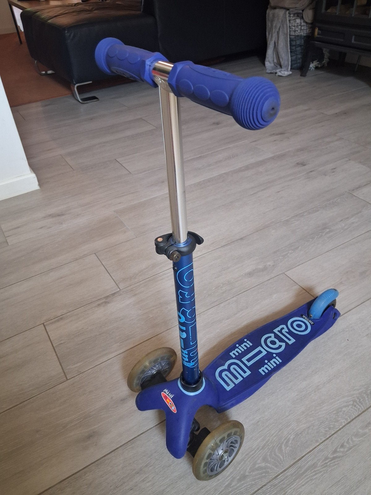 Mini Micro Deluxe kinderstep, Ophalen