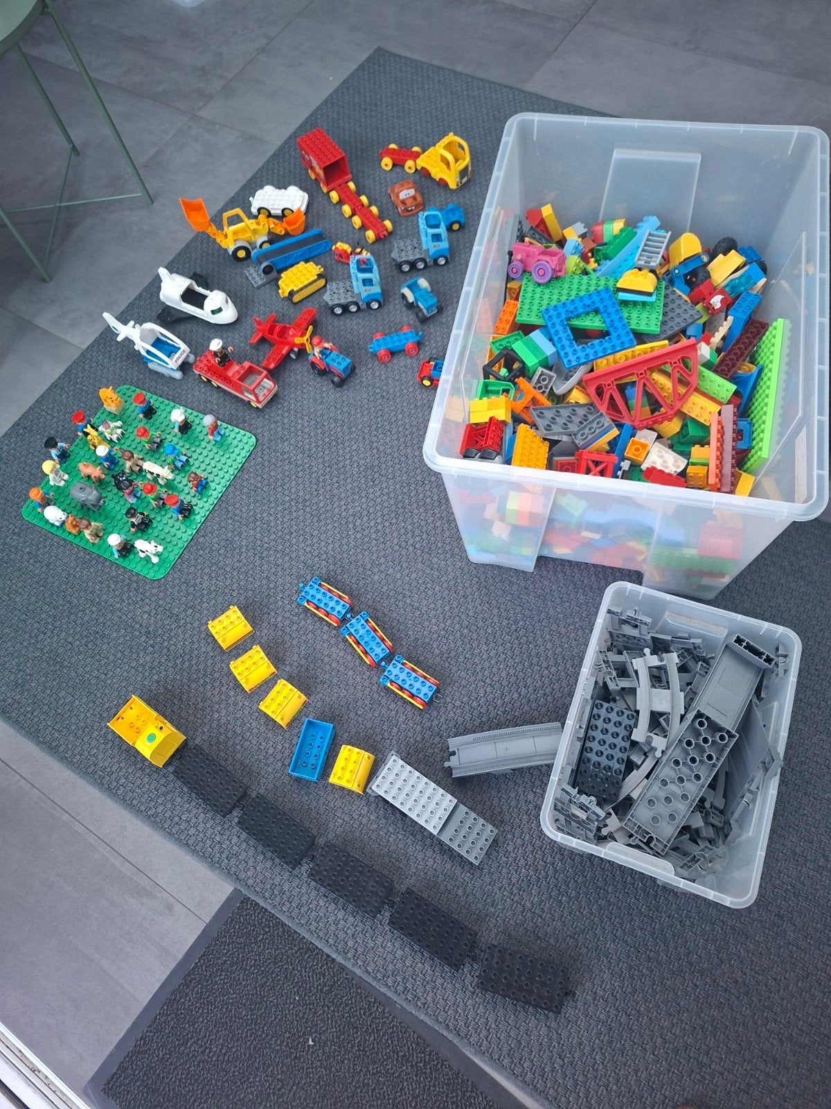 Duplo bouwstenen en voertuigen, Ophalen