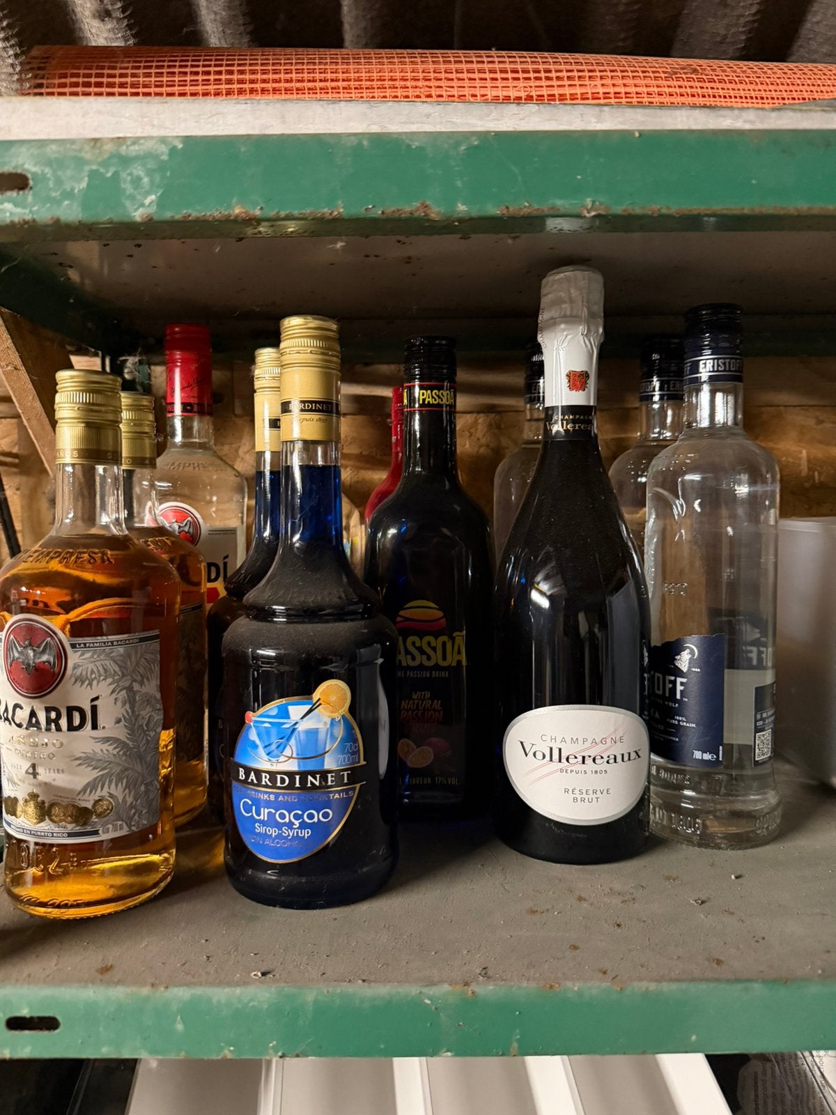 Alcohol grey / ciroc / bacardi / vodka / wishky, Collections, Vins, Comme neuf, Enlèvement