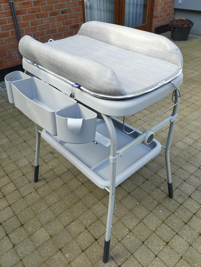 Table à langer avec baignoire Chicco, Enfants & Bébés, Bains & Soins, Enlèvement, Comme neuf, Baignoire, Autres marques