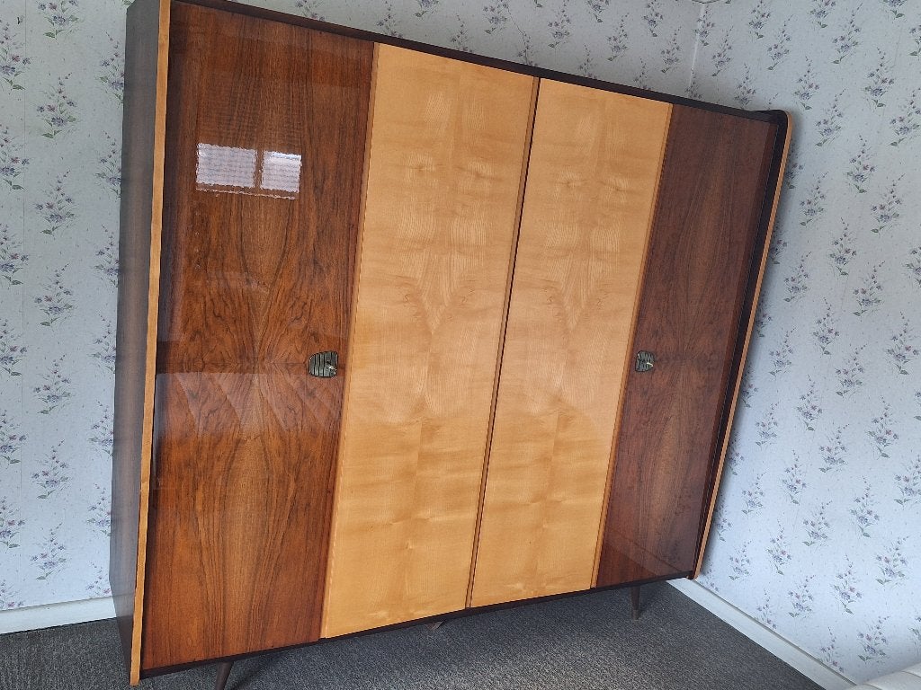 Vintage tweekleurige mid-century kledingkast jaren 50 of 60, Ophalen, Gebruikt, Met deur(en)
