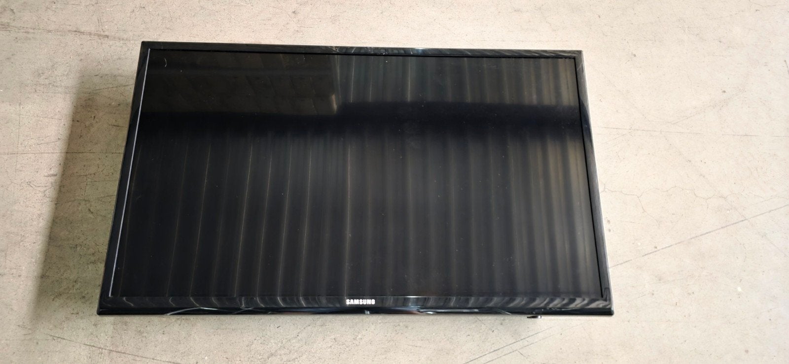 Samsung led  hd 81 cm zonder voet energieklasse a, Enlèvement